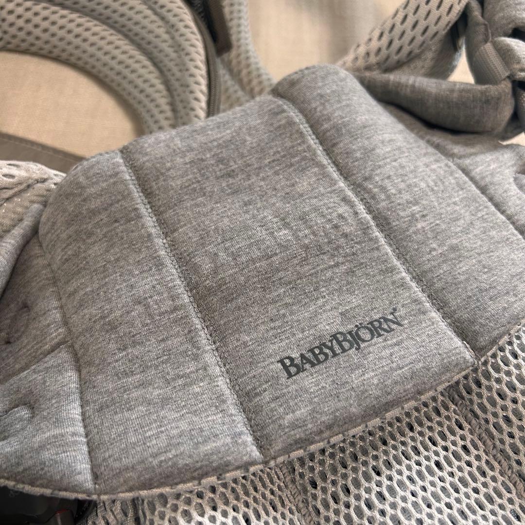 ベビービョルン ハーモニー シルバー　よだれパッド付き