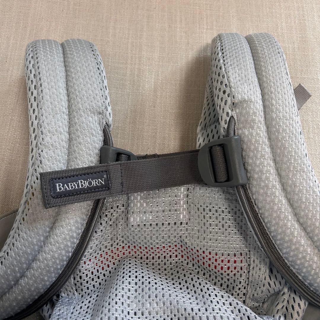 ベビービョルン ハーモニー シルバー　よだれパッド付き