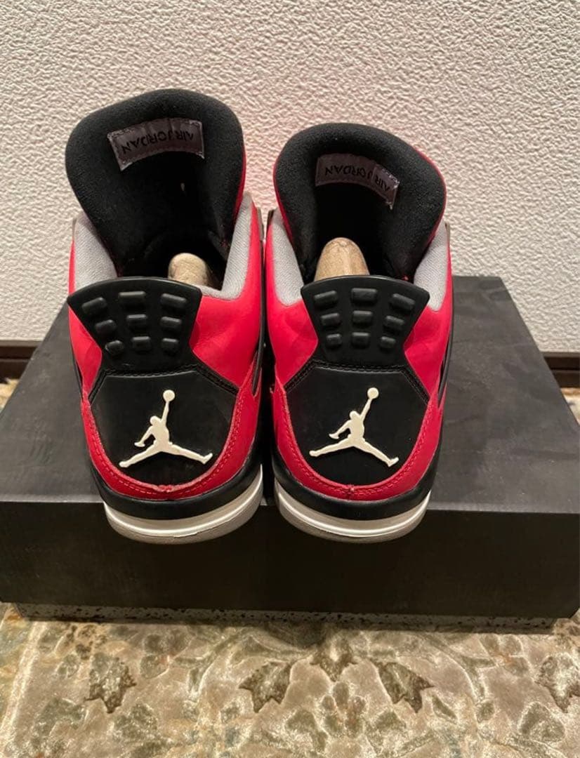Air Jordan 4 赤/黒/灰 スニーカー
