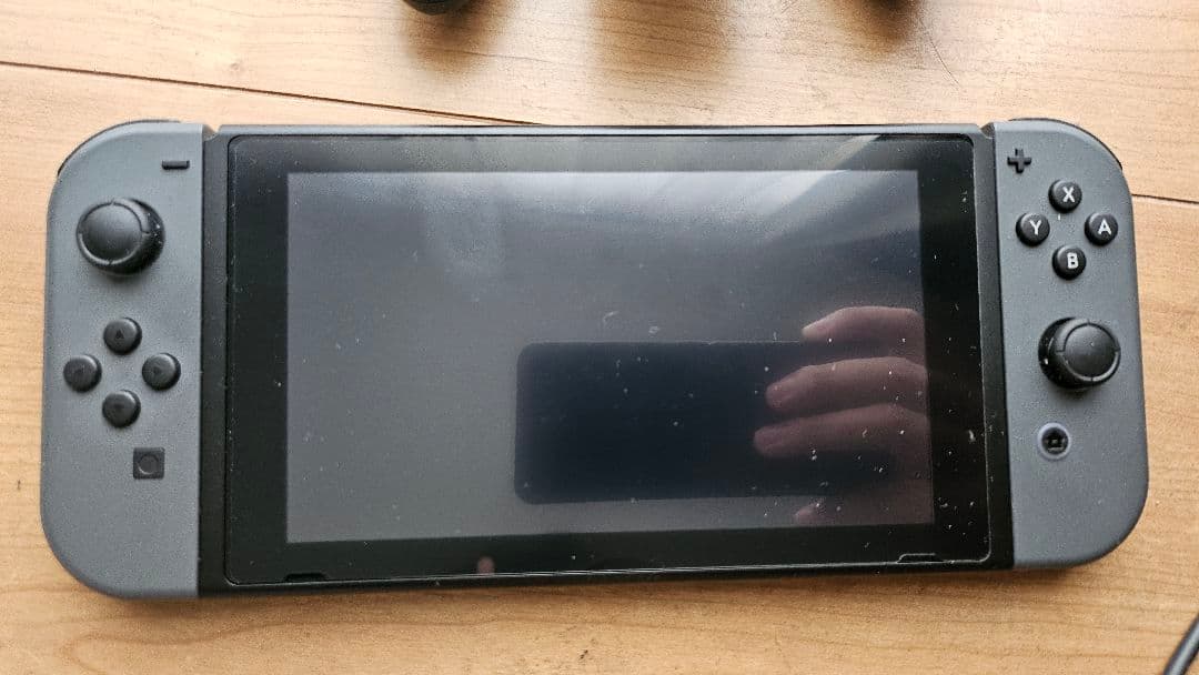 Nintendo Switch 本体 + 付属品　2019年製　対策済