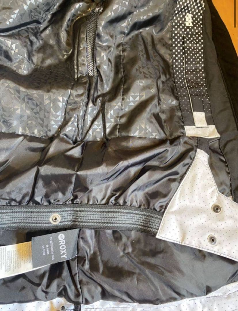 美品！　ロキシー　スノーウェア　レディース　Mサイズ ブラック　ジャケット