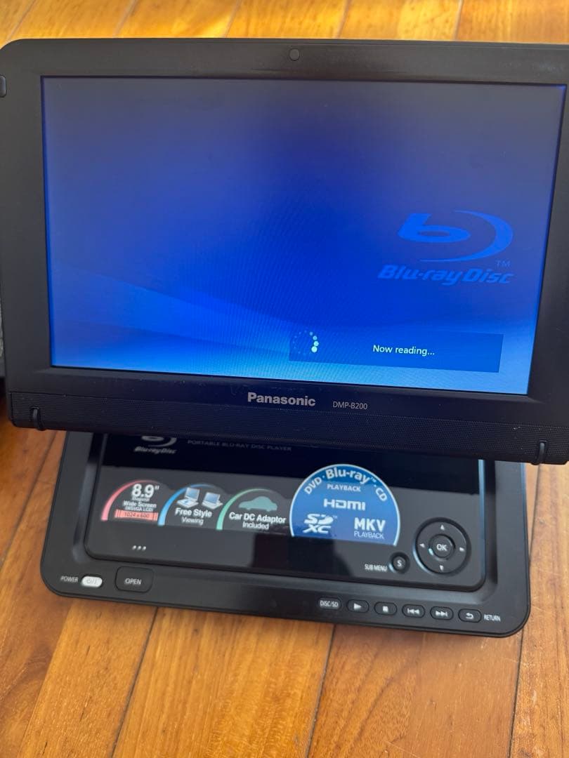 Panasonic ポータブルブルーレイディスクプレーヤー DMP-B200