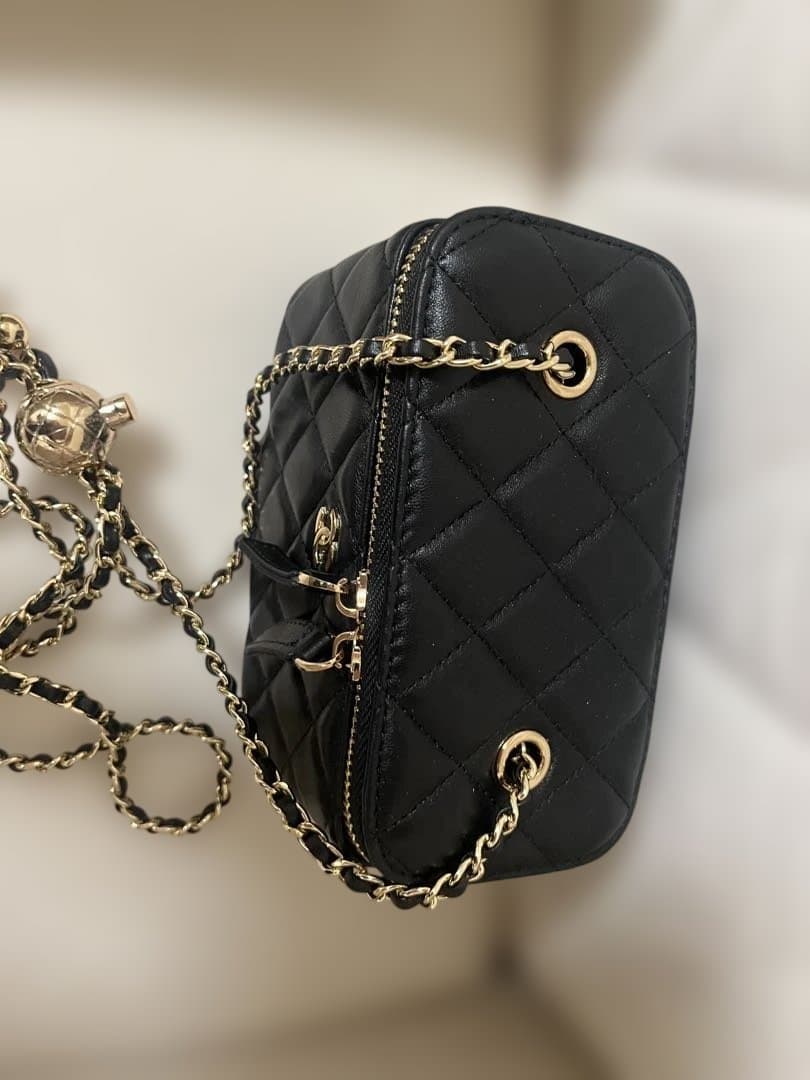 新品CHANEL ブラック キルティング ショルダーバッグ