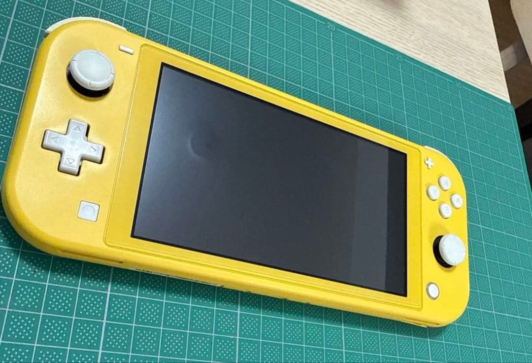 Nintendo Switch Lite イエロー 傷あり ※ACアダプターなし
