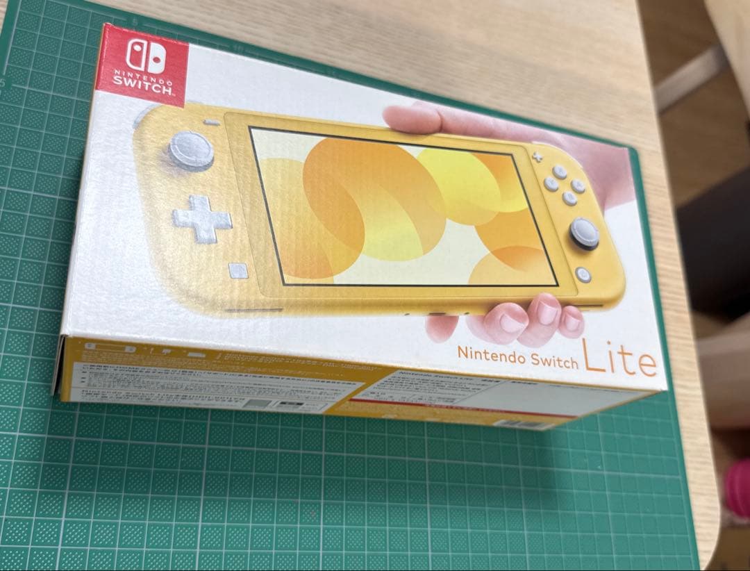 Nintendo Switch Lite イエロー 傷あり ※ACアダプターなし