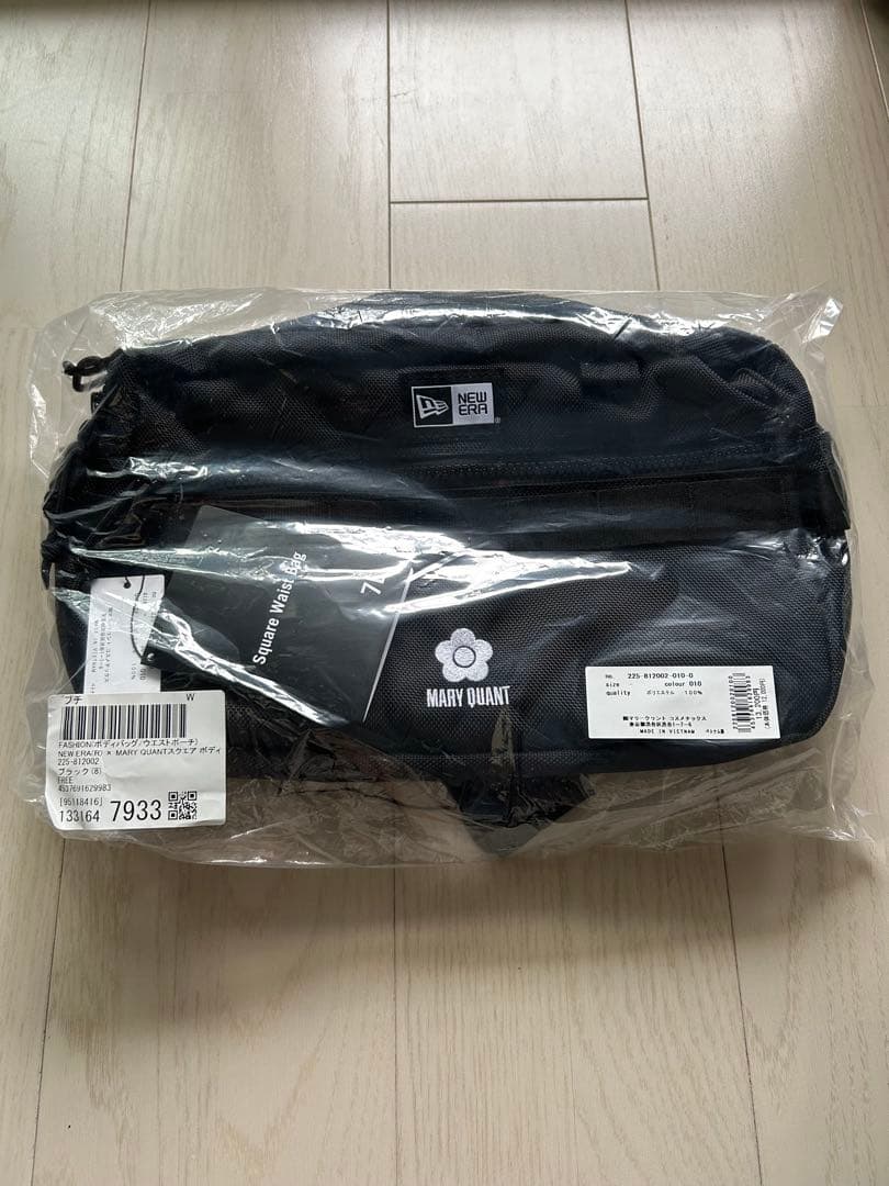 マリークワント ニューエラ　ボディバッグ　スクエア ボディバッグ