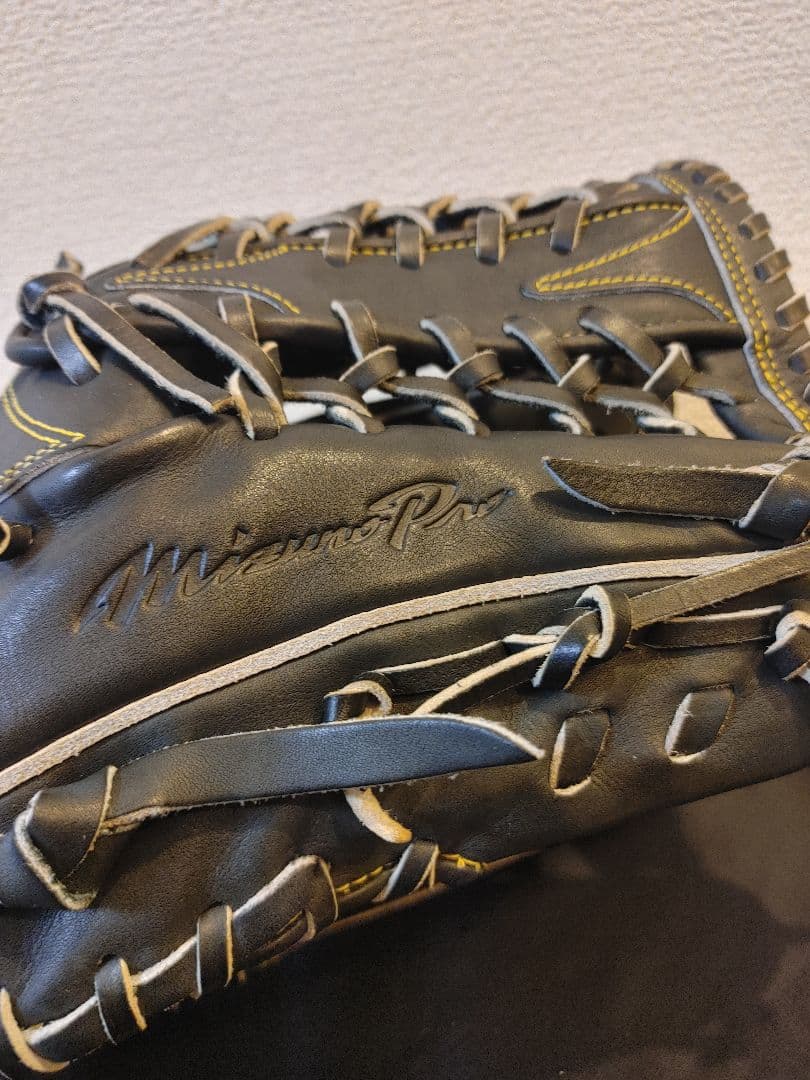 ミズノプロ　硬式　外野　ブラック　右投げ