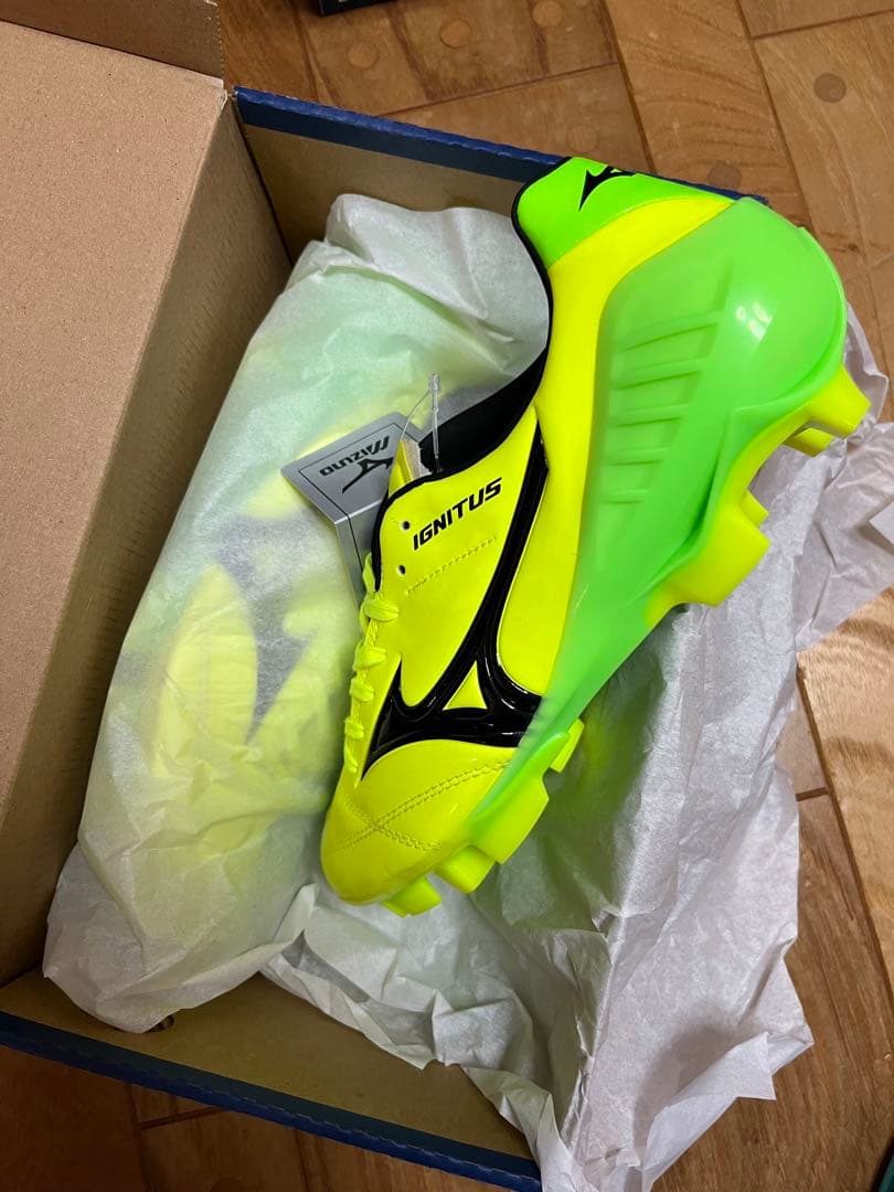 新品　激レア　廃盤品　ミズノ　ウェーブイグニタス4 MD モレリア　グリーン