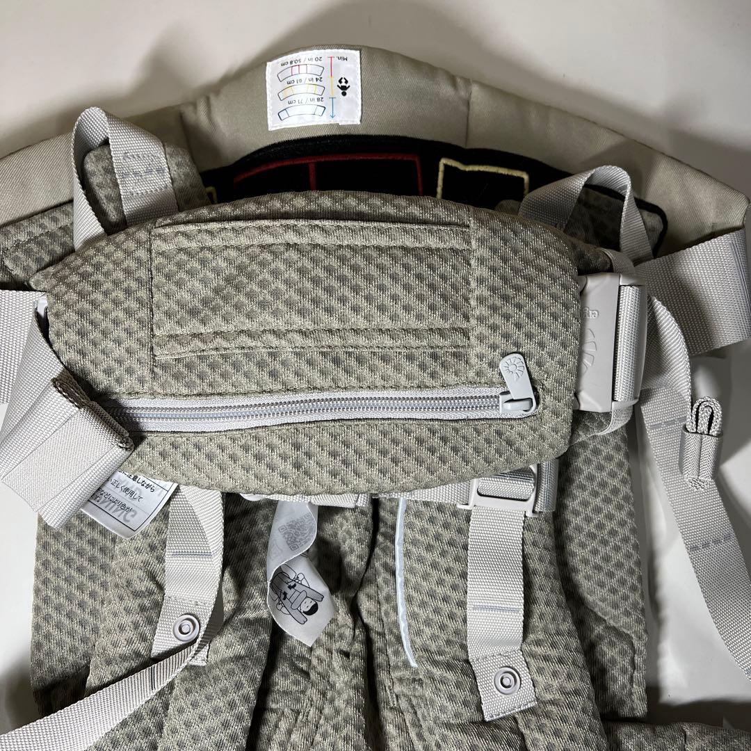 G709 新品　Ergobabyオムニデラックス ソフトオリーブ 抱っこ紐