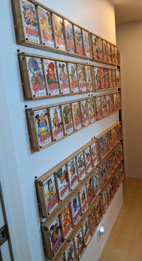 【壁掛本棚付】NARUTO全72巻&表紙を飾れるコミックラック 6冊用×12個
