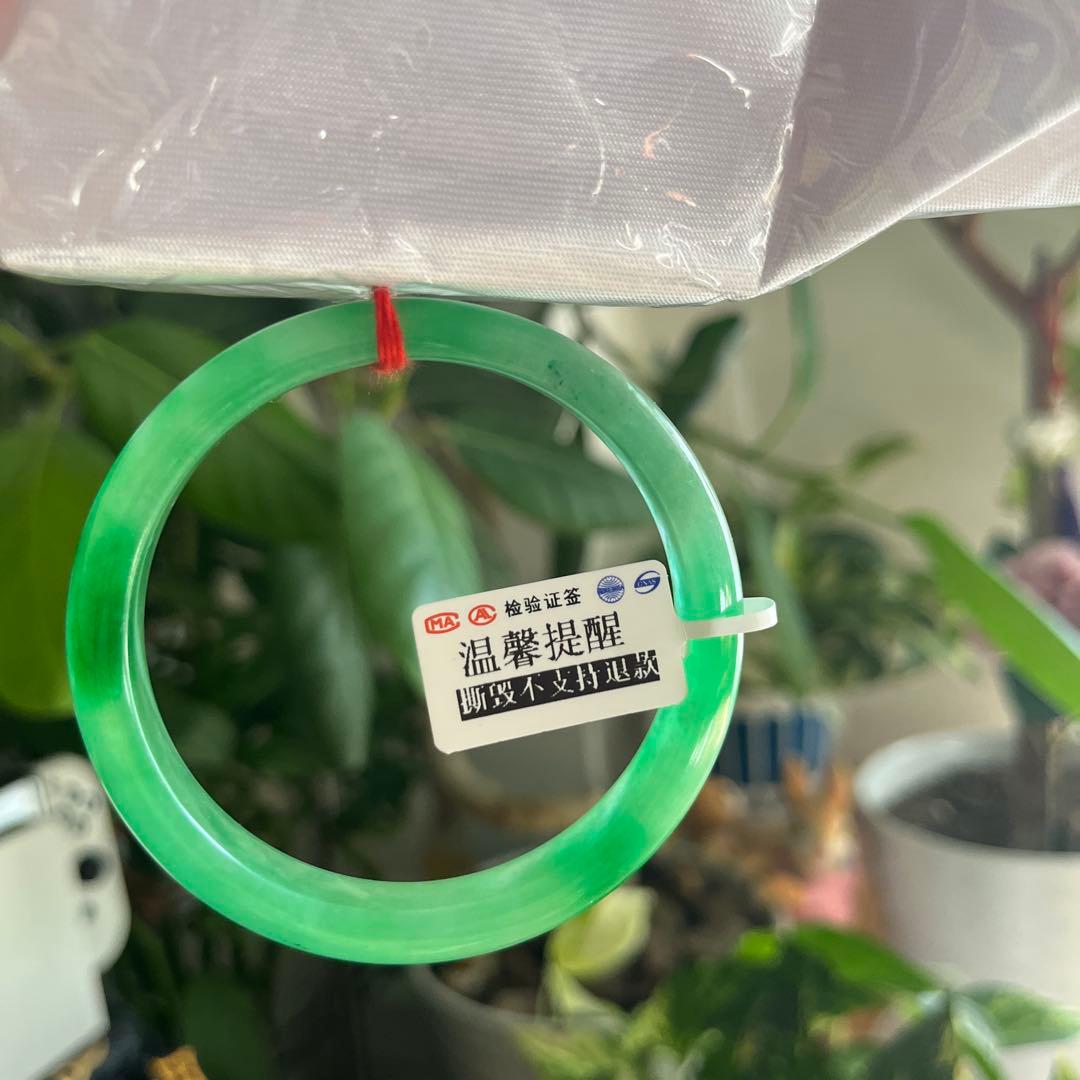 緑翡翠飘花バングル