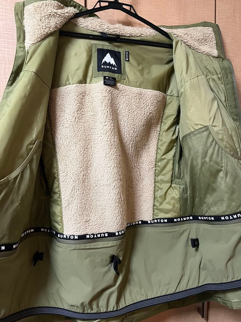 burton wms レディース Gore-Tex ジャケット　カーキ