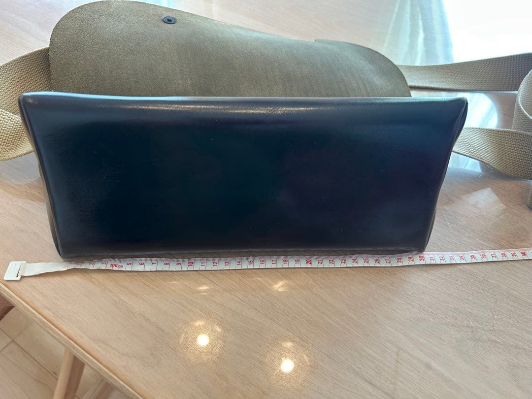 メッセンジャーバッグ　nui&co ダークグリーン