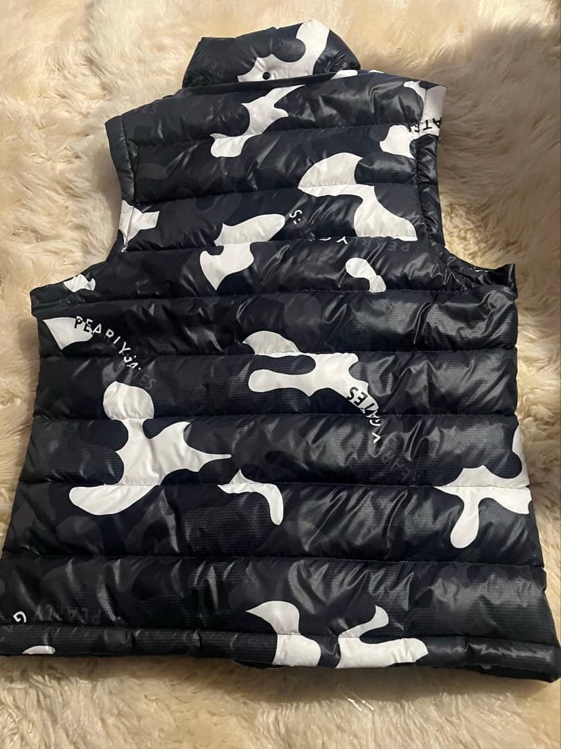 パーリーゲイツ　ダウンジャケットブラック・ホワイト迷彩柄　サイズ4
