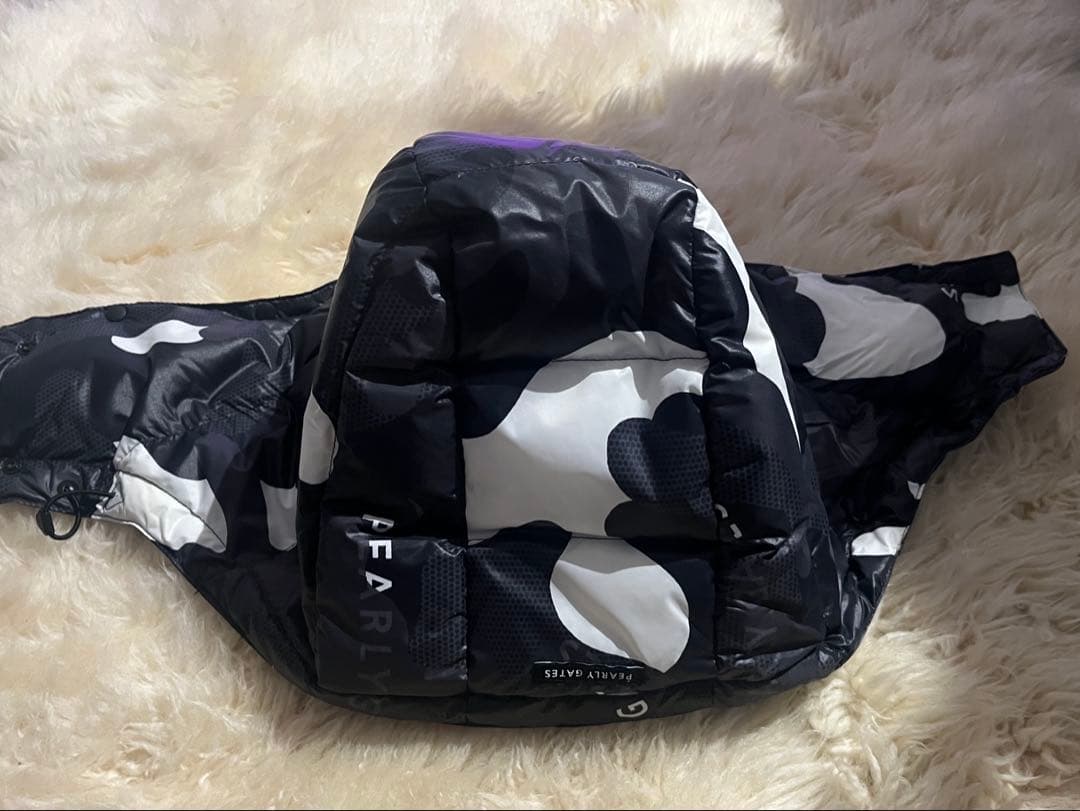 パーリーゲイツ　ダウンジャケットブラック・ホワイト迷彩柄　サイズ4