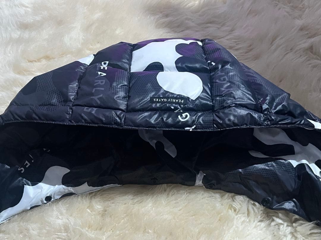 パーリーゲイツ　ダウンジャケットブラック・ホワイト迷彩柄　サイズ4