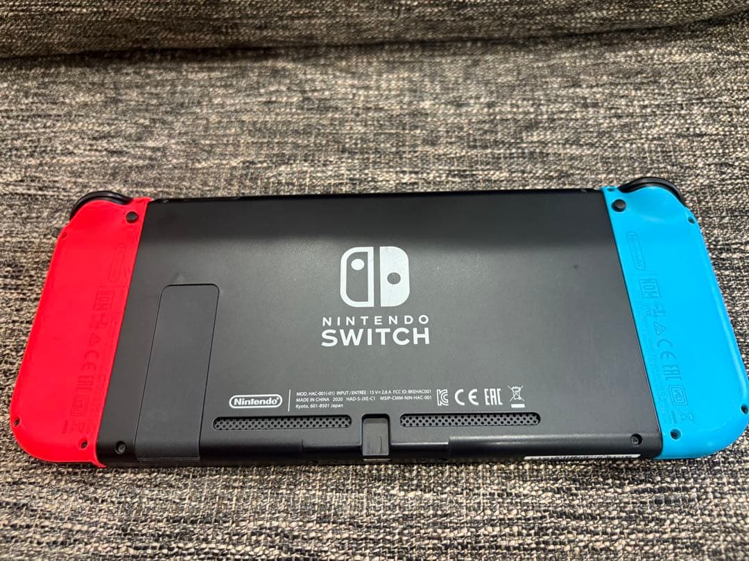 Nintendo Switch 本体、スマブラ、マリオカート8 ソフトセット