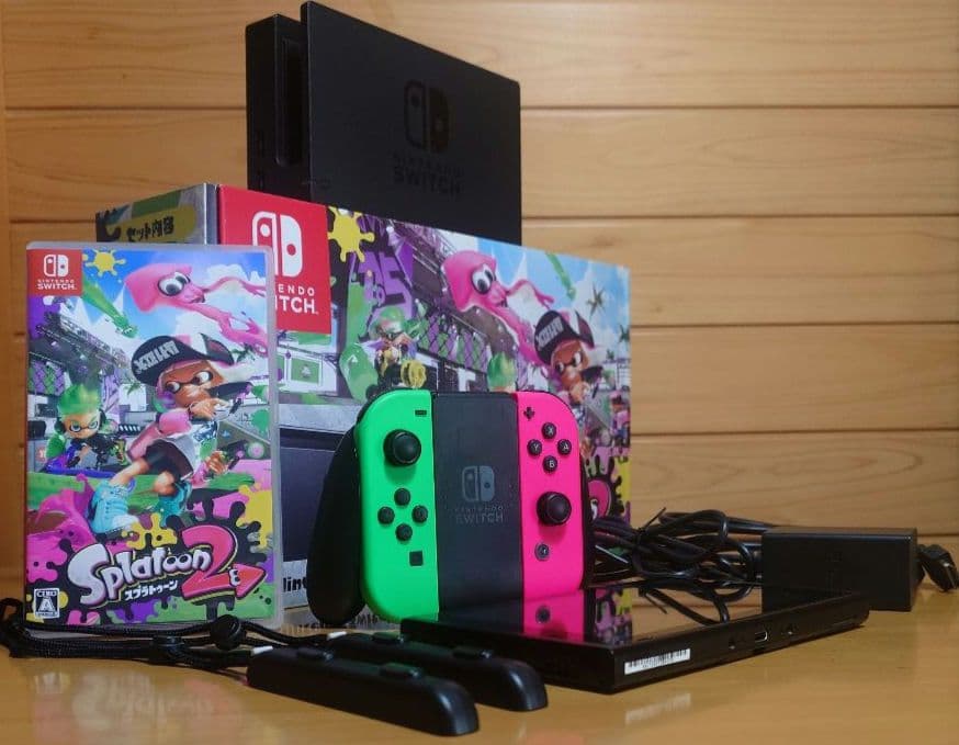 任天堂Nintendo Switch（本体）＆スプラトゥーン2セット　中古品