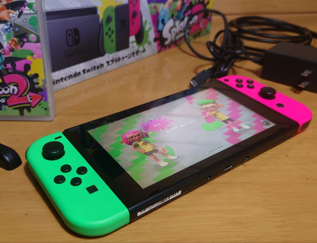 任天堂Nintendo Switch（本体）＆スプラトゥーン2セット　中古品