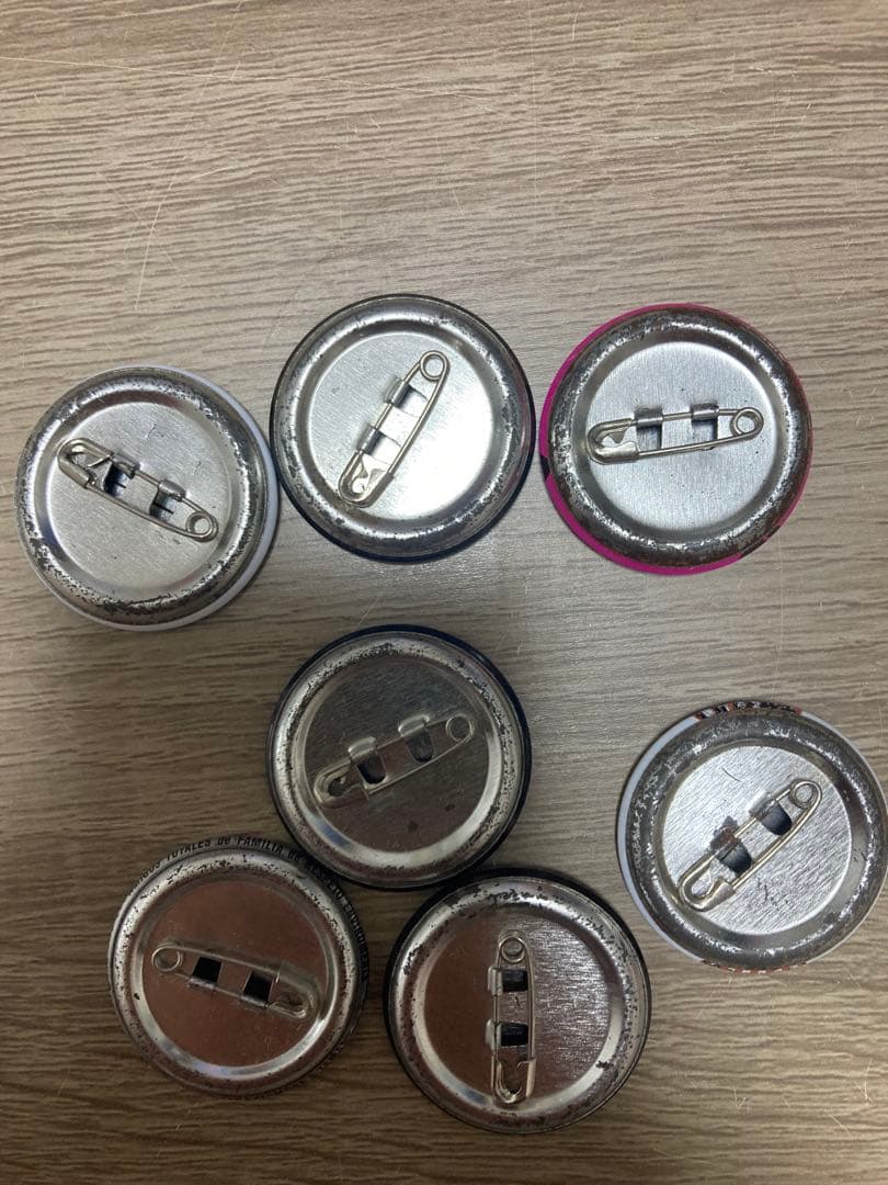 ピンバッジ　缶バッチ