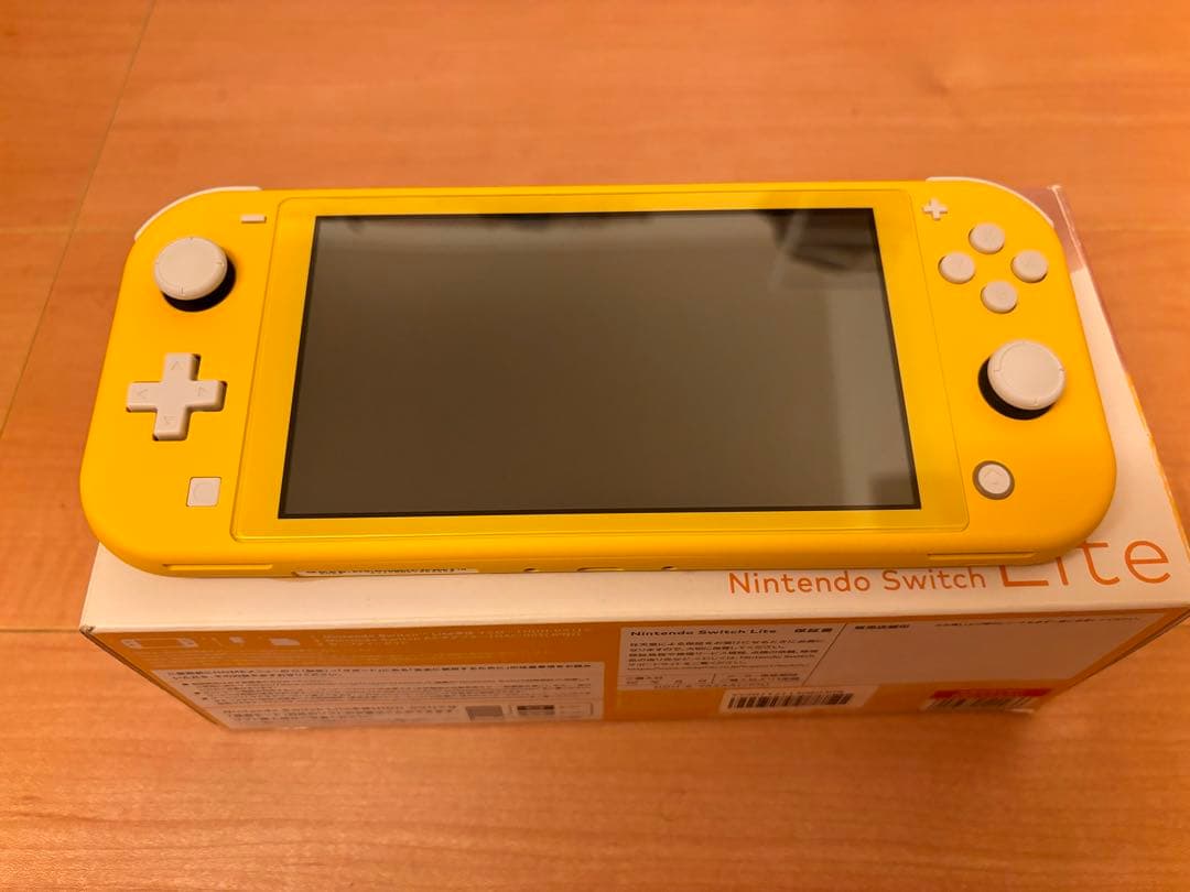 Nintendo Switch lite 本体　イエロー　新品同様品