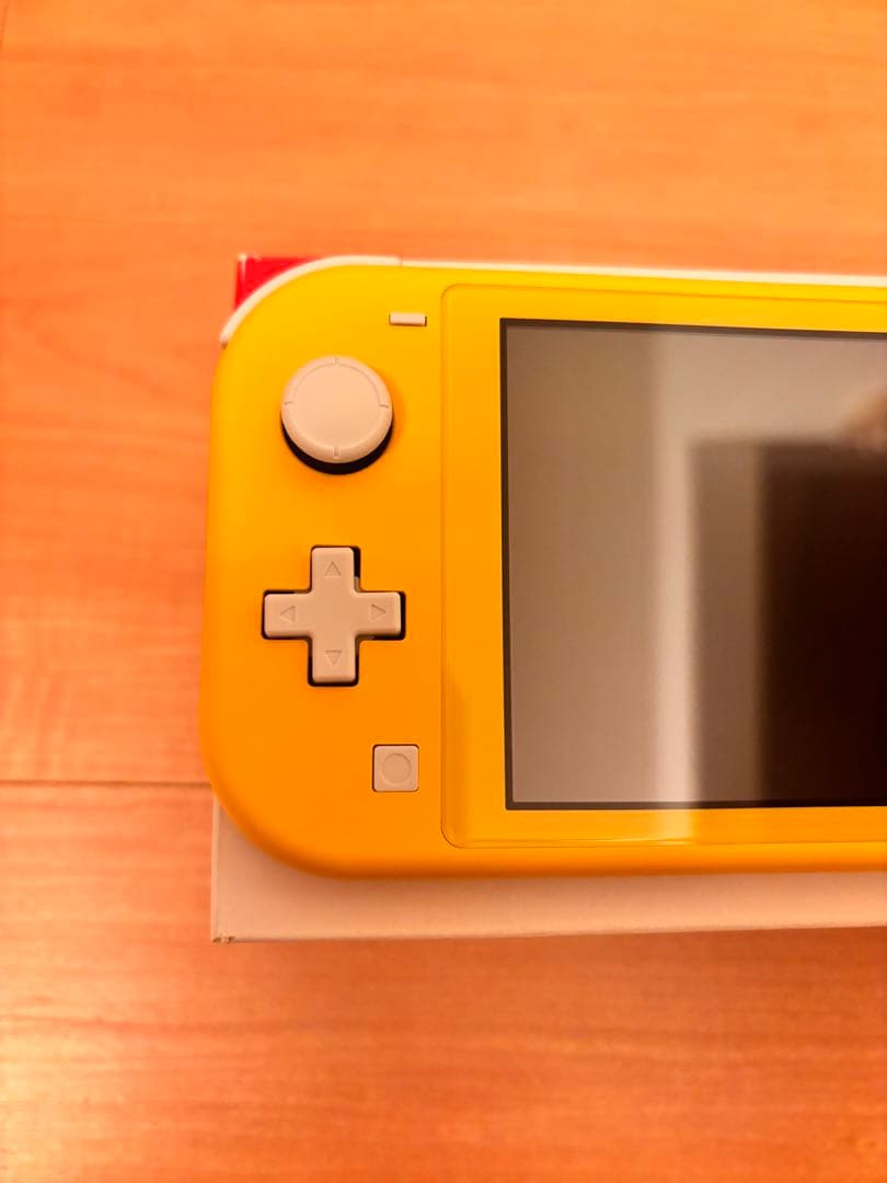 Nintendo Switch lite 本体　イエロー　新品同様品