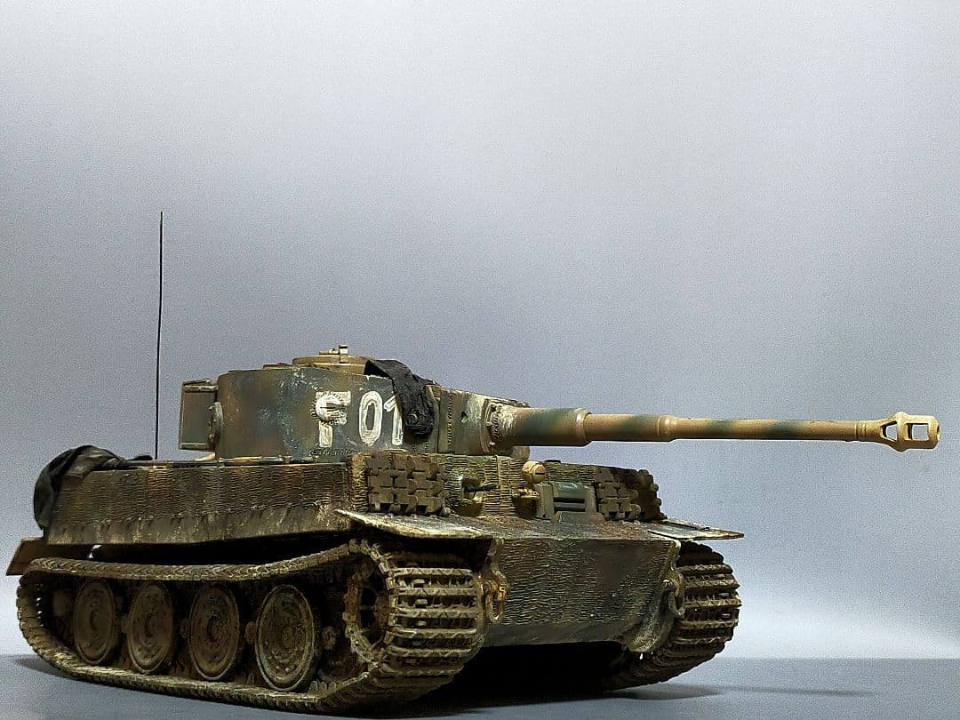 戦車模型の製作代行ページ タミヤ キングタイガー1/35