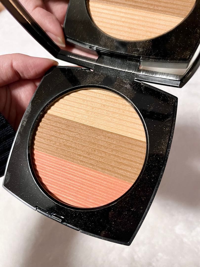 CHANEL プレストパウダー ベージュ系　ハイライト　チーク　シェーディング