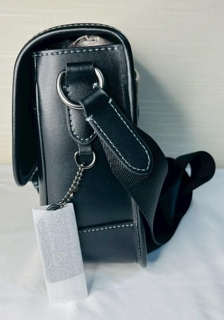 【新品 未使用】COACH コーチ ショルダーバッグ ブラック CU042