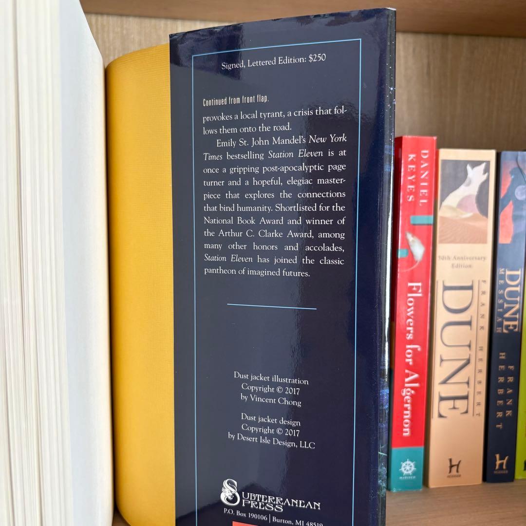 【サイン入り限定版】STATION ELEVEN 洋書