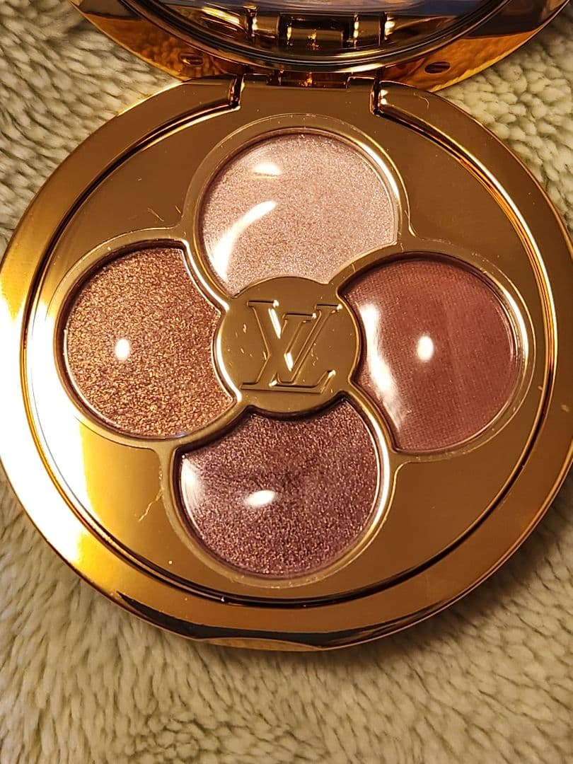 Louis Vuitton オンブル - アイシャドウ　製品番号： LYA002