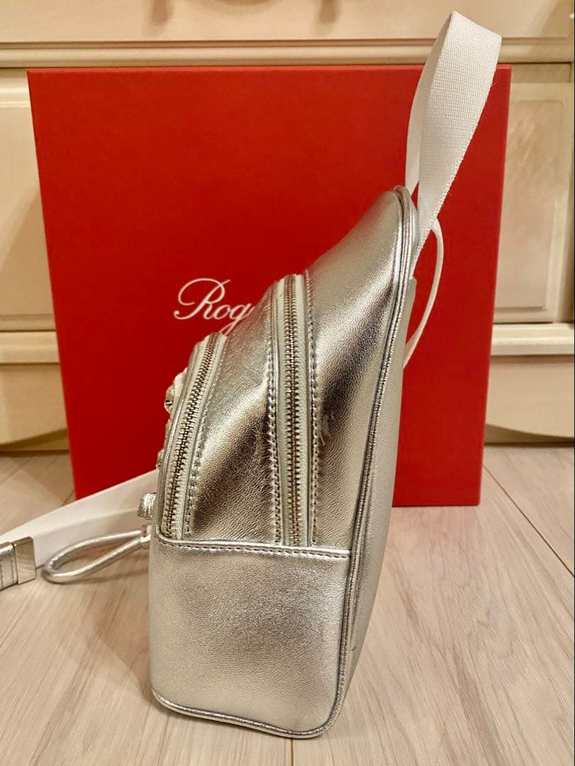 Roger vivier ボディバッグ　シルバー
