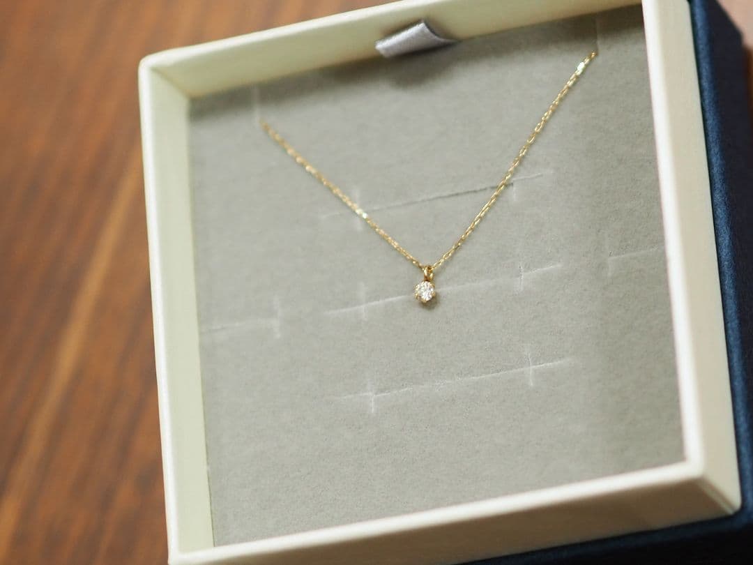 k10 YG ダイヤモンドネックレス0.07 刻印あり