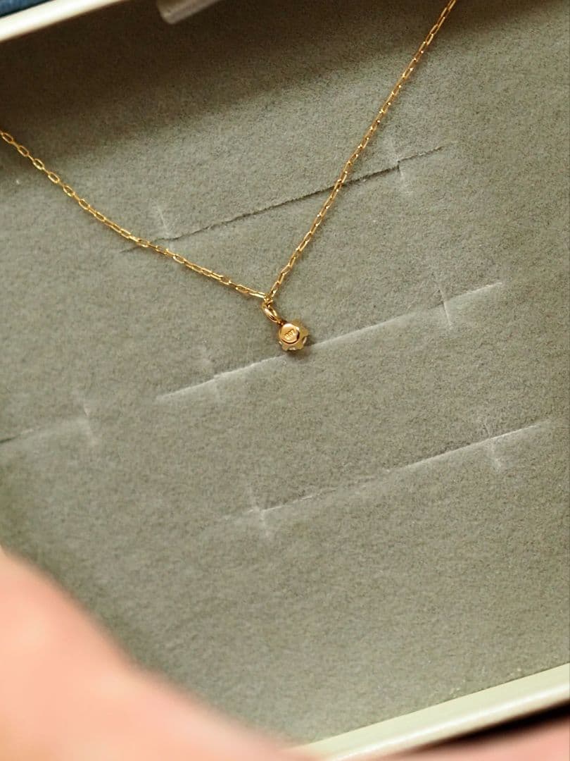 k10 YG ダイヤモンドネックレス0.07 刻印あり