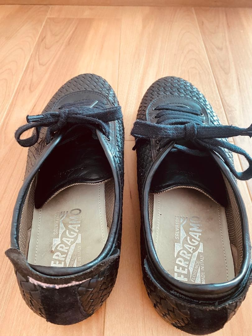 Salvatore Ferragamo ブラックメッシュレースアップシューズ
