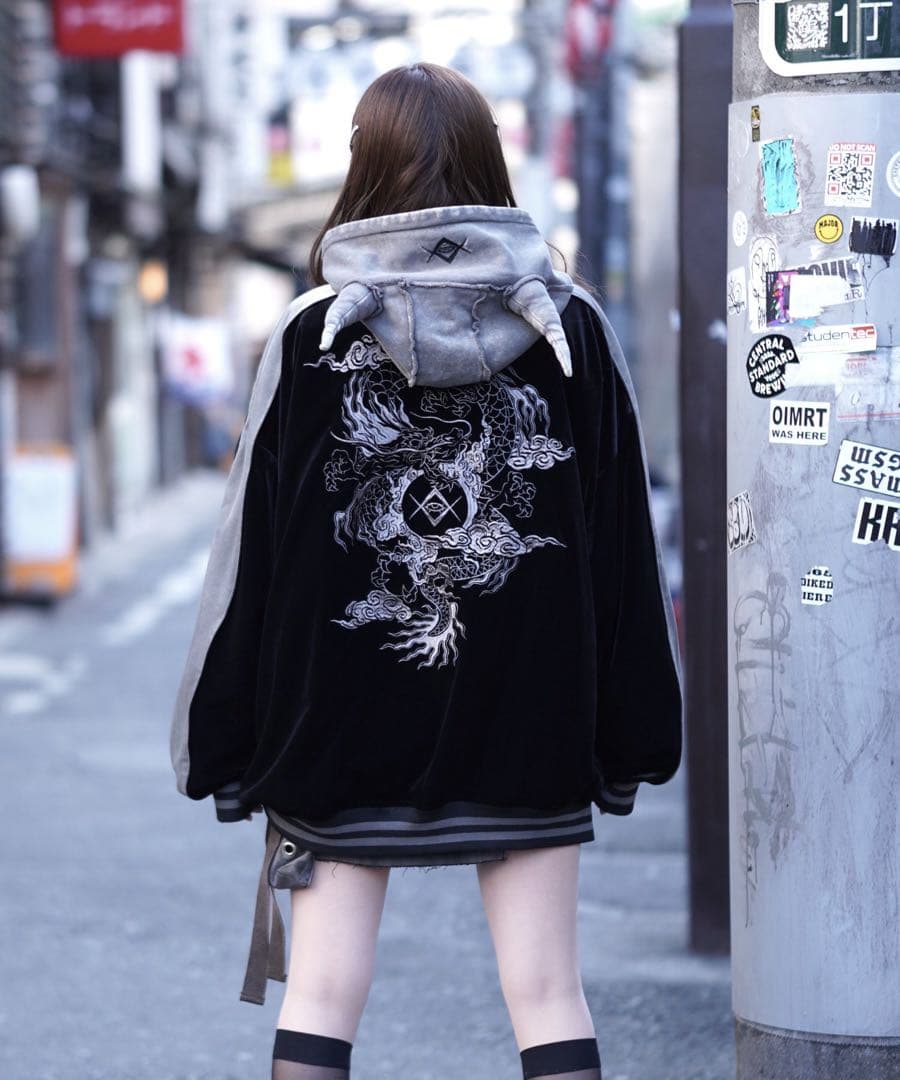【レア】REFLEMレフレム　ドラゴン刺繍ベロアスカジャンBlack
