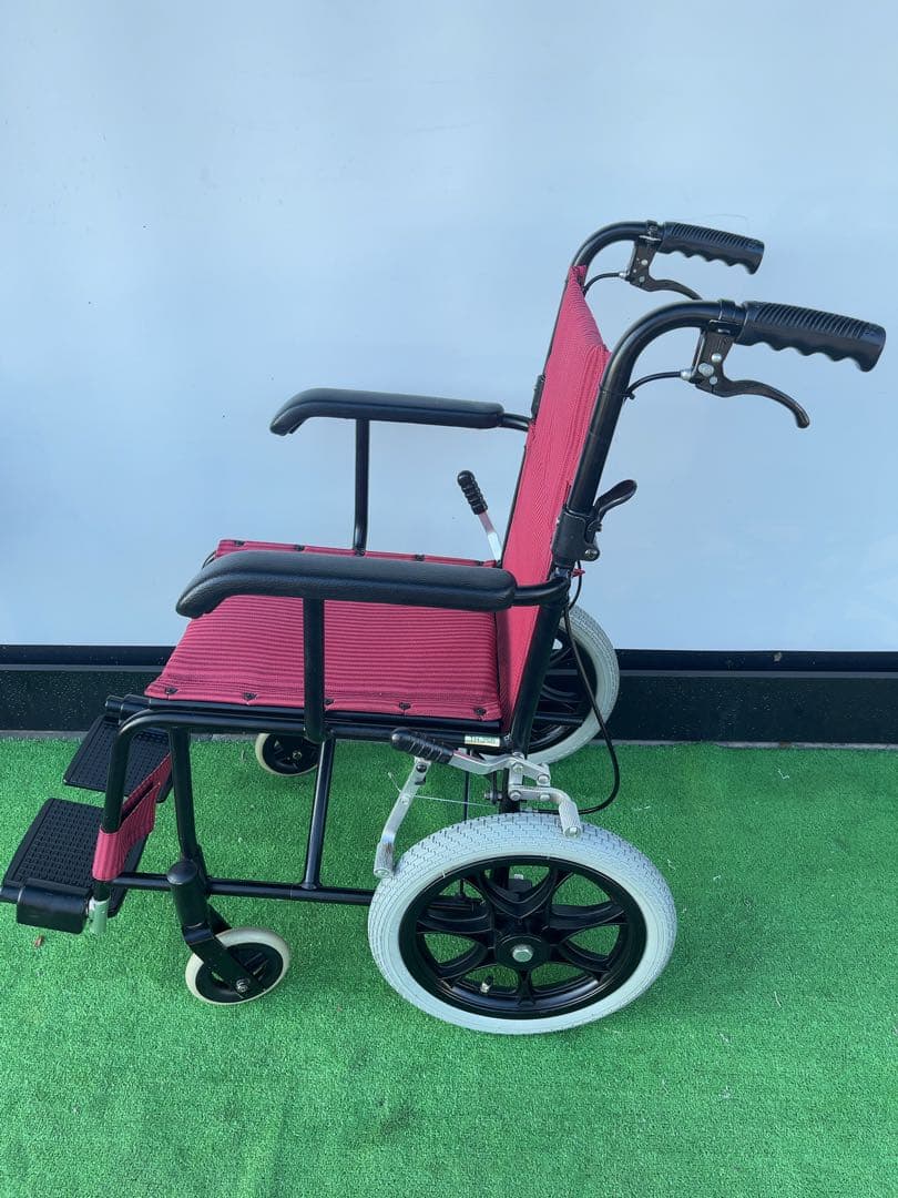 アルミ製介助用車いす TH-2SB