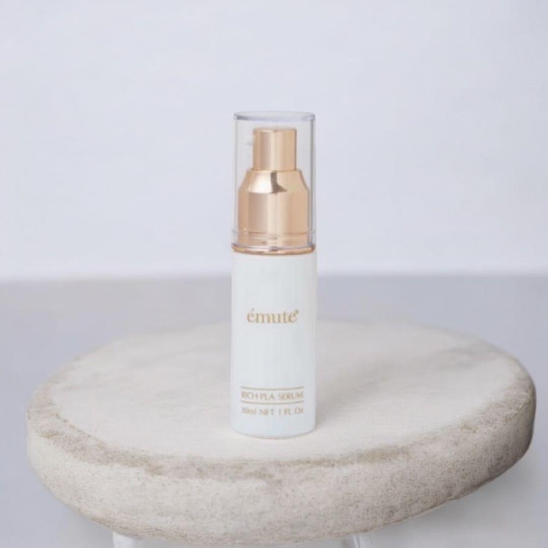 エミューテ　美容液2
