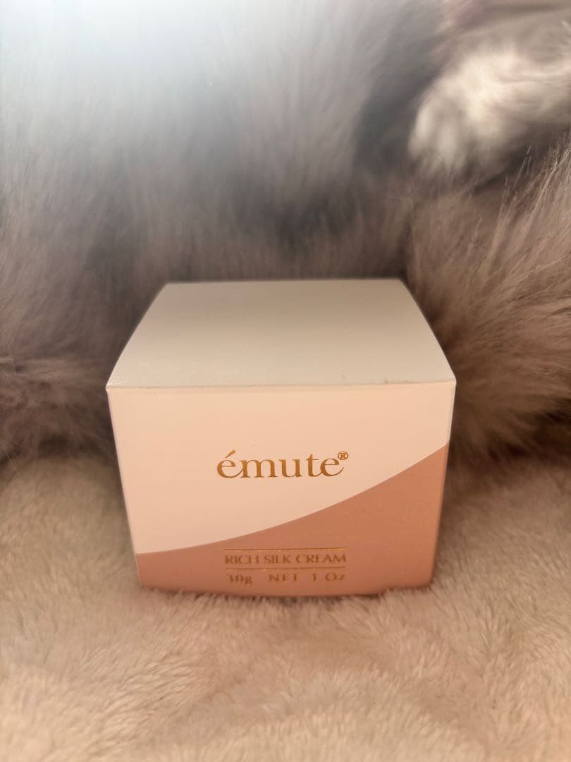 エミューテ　美容液2