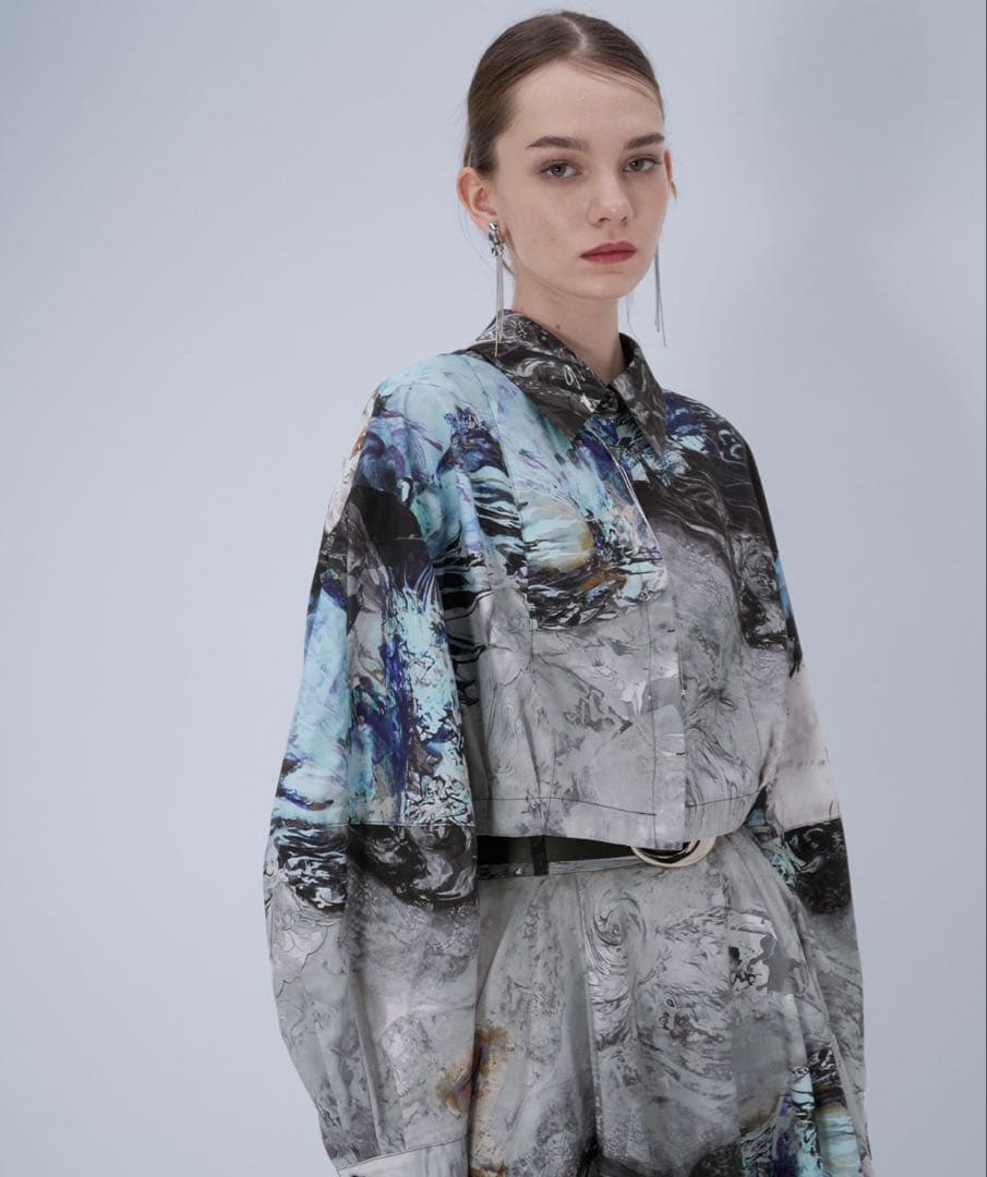 【HARE】新品未使用☆アートプリント クロップドシャツ 長袖