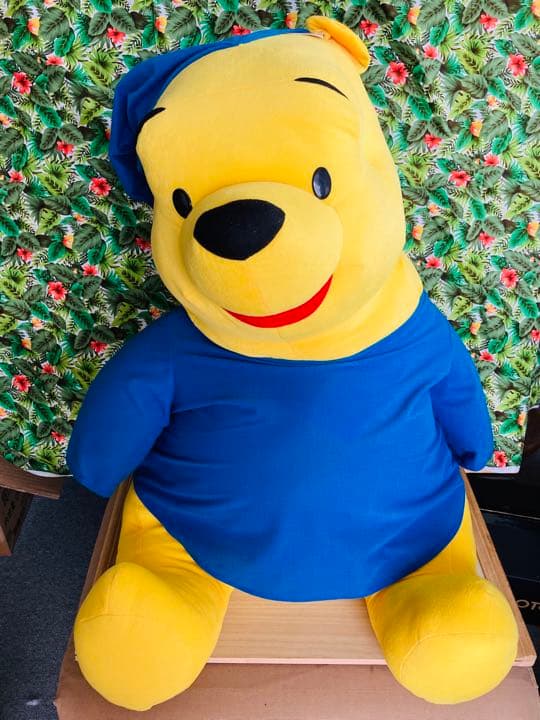 くまのプーさん巨大ぬいぐるみ