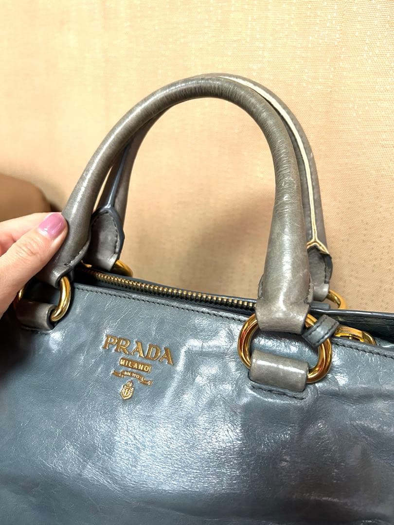 最終値下げ！！PRADA ブルーグレー レザーバッグ