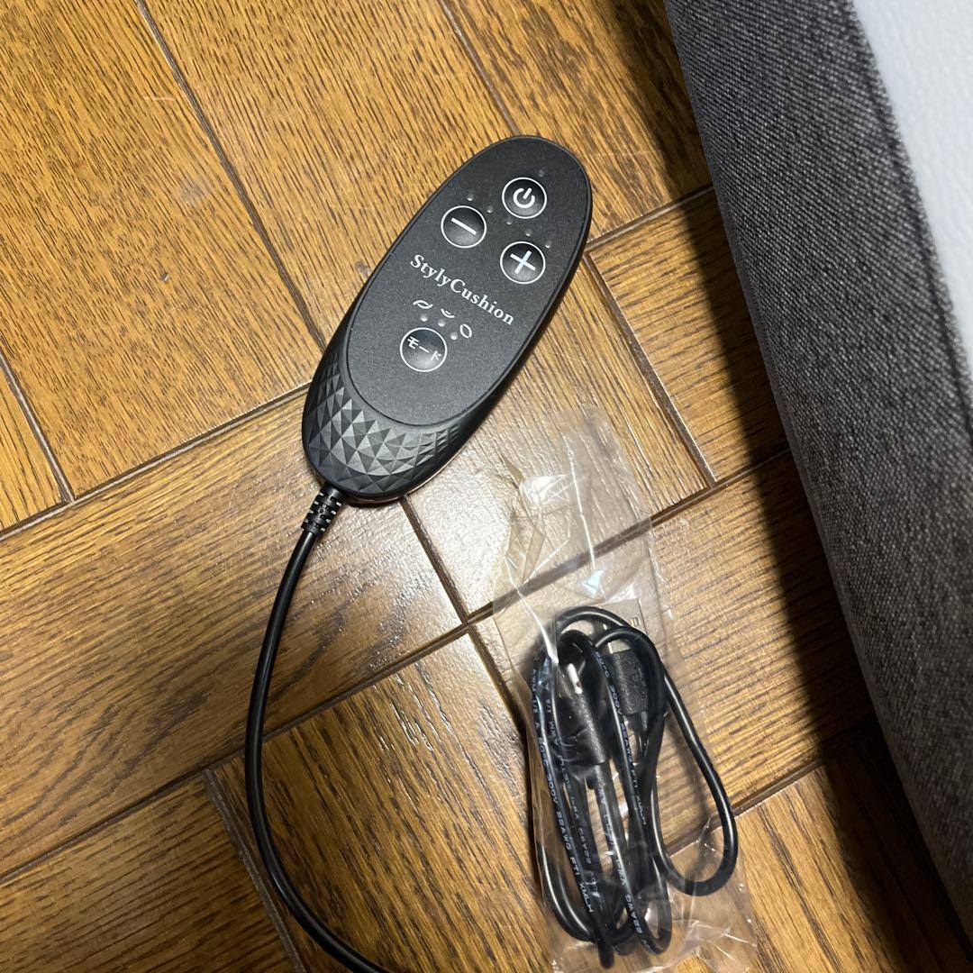 スタイリークッション ほぼ新品