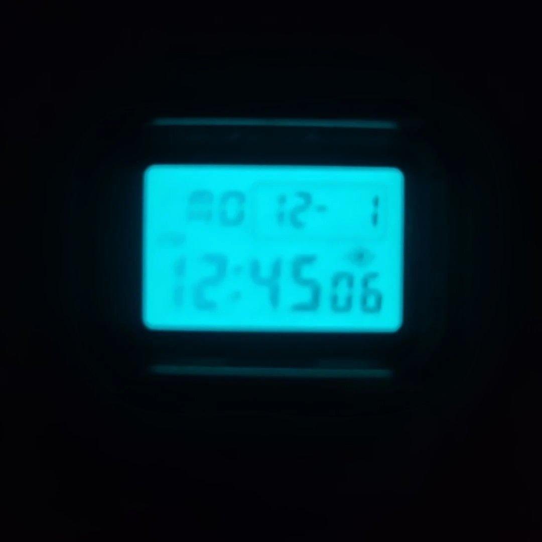 【美品】G-SHOCK DW-5000D-8 スクリューバック　シルバー