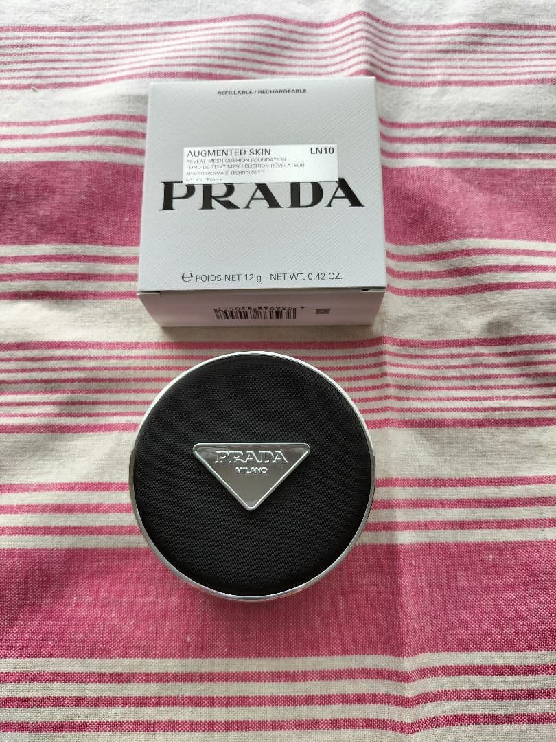 【リフィルとパフは新品未使用】PRADA クッションファンデーション　LN10