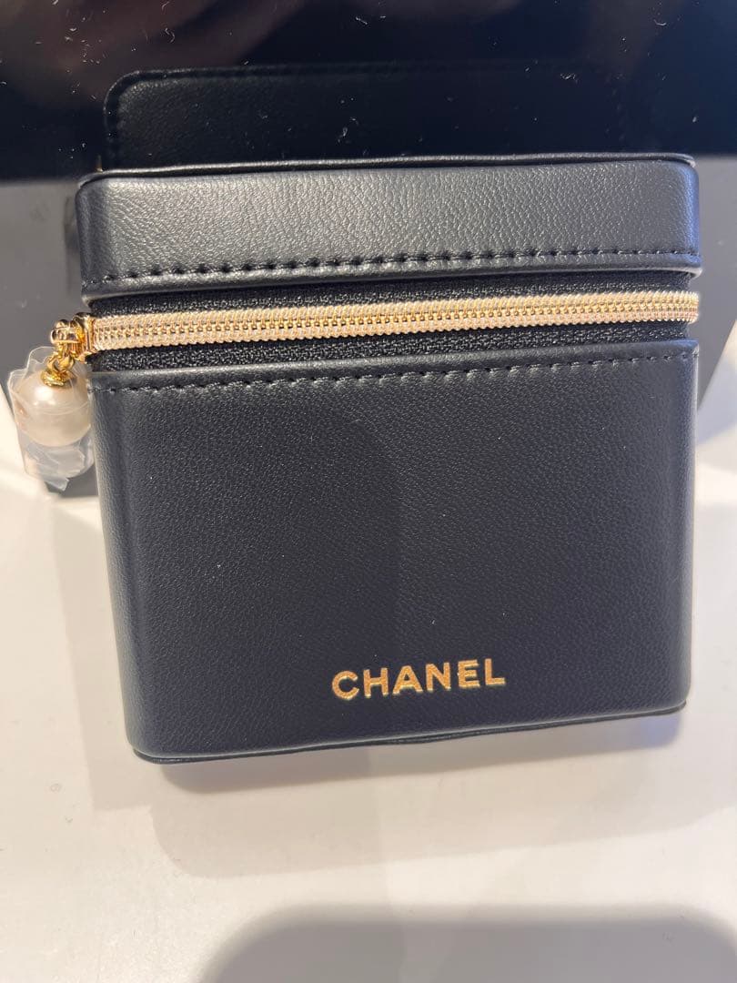 日本未展開♡CHANEL ROUGE ALLURE VELVET限定レザーポーチ