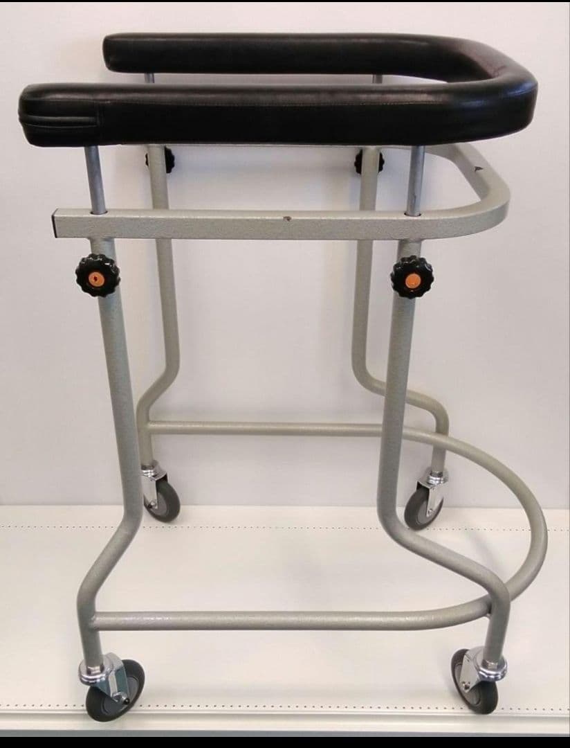 【送料込】歩行器 アルコー3型 中 4輪自在 静音 高さ無段階調整 室内歩行器