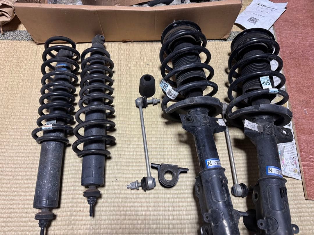 2007年式v6マスタング純正サスペンション