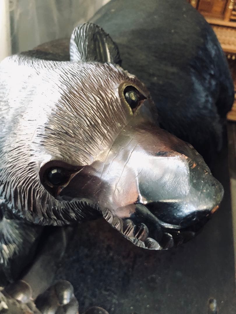 大特価！値下げ！木製 クマの彫刻 大きい。