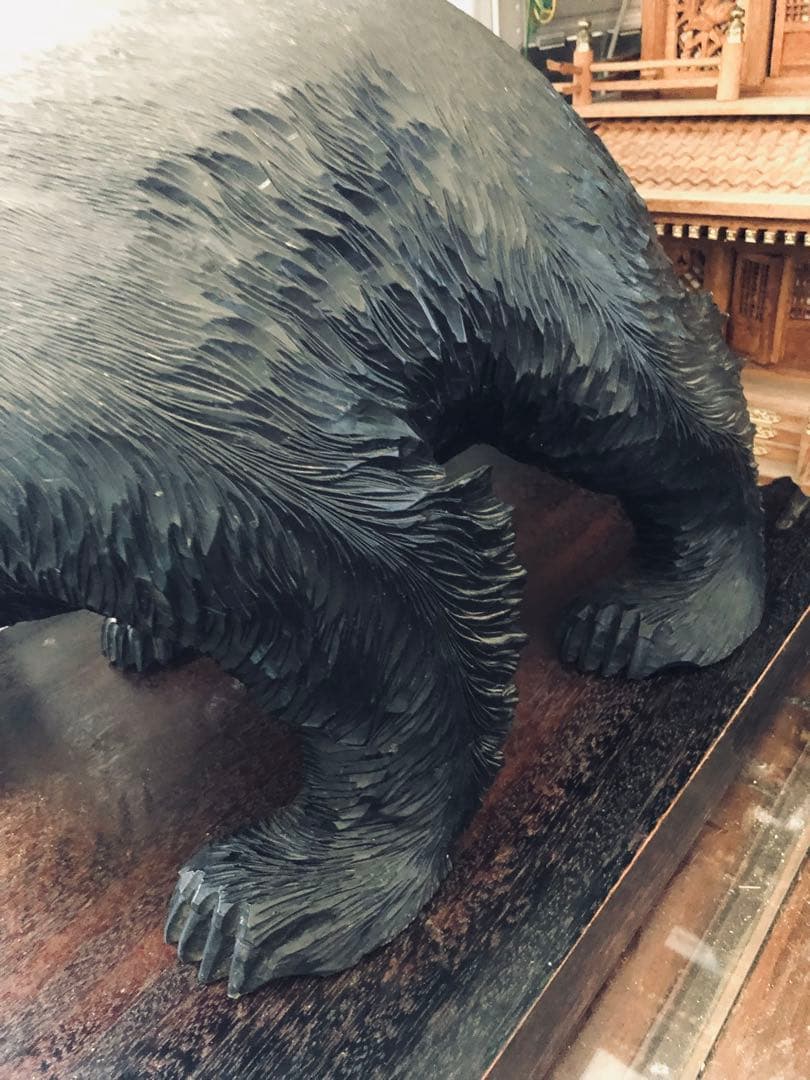 大特価！値下げ！木製 クマの彫刻 大きい。